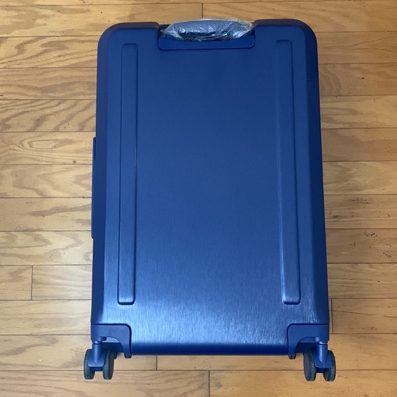 Calvin Klein Royal Blue Hard-Case 24” Suit Case - Picture 9 of 17